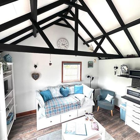 Saving Grace With Private Hot Tub Villa Bawdeswell Екстериор снимка