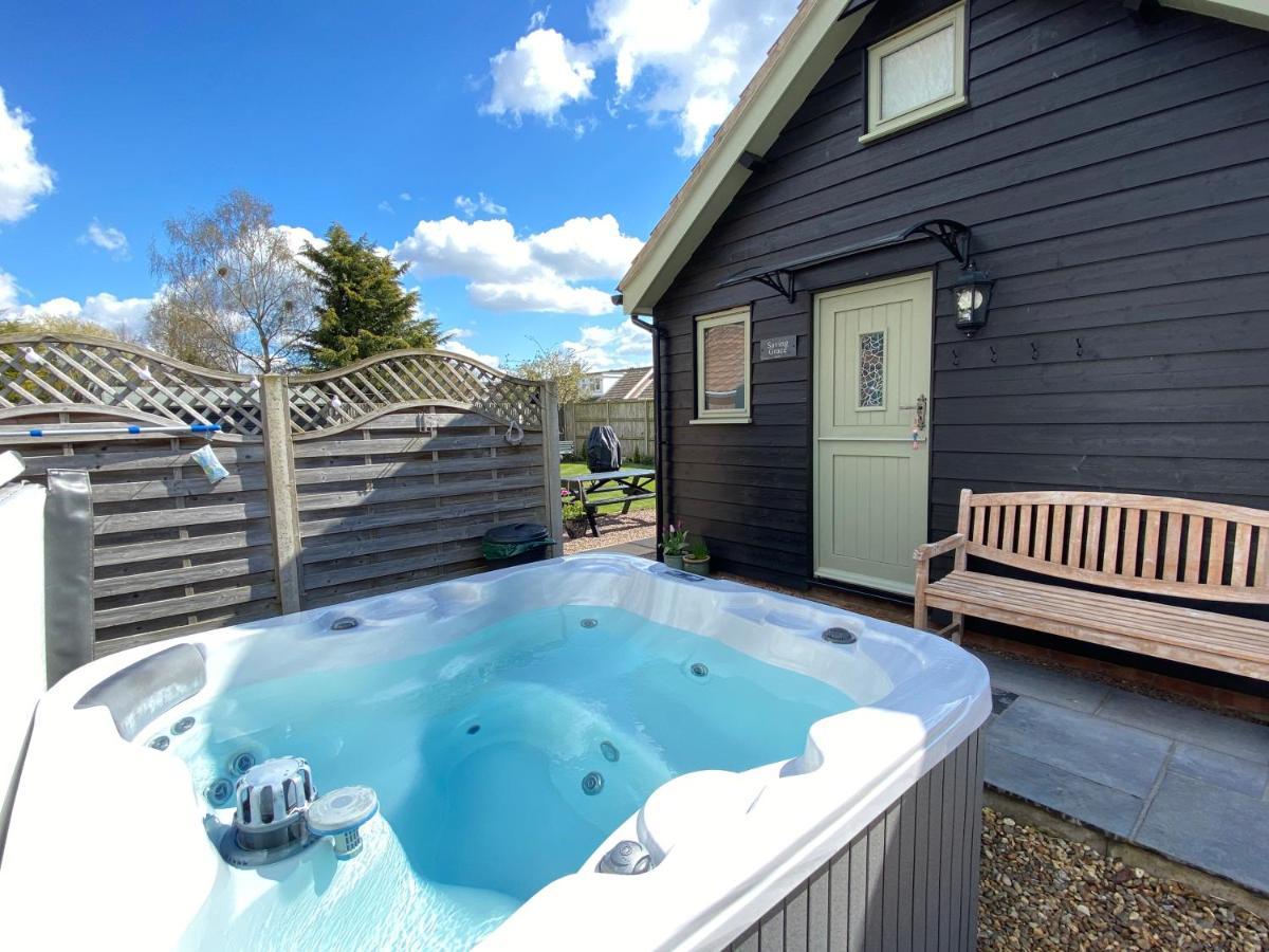 Saving Grace With Private Hot Tub Villa Bawdeswell Екстериор снимка