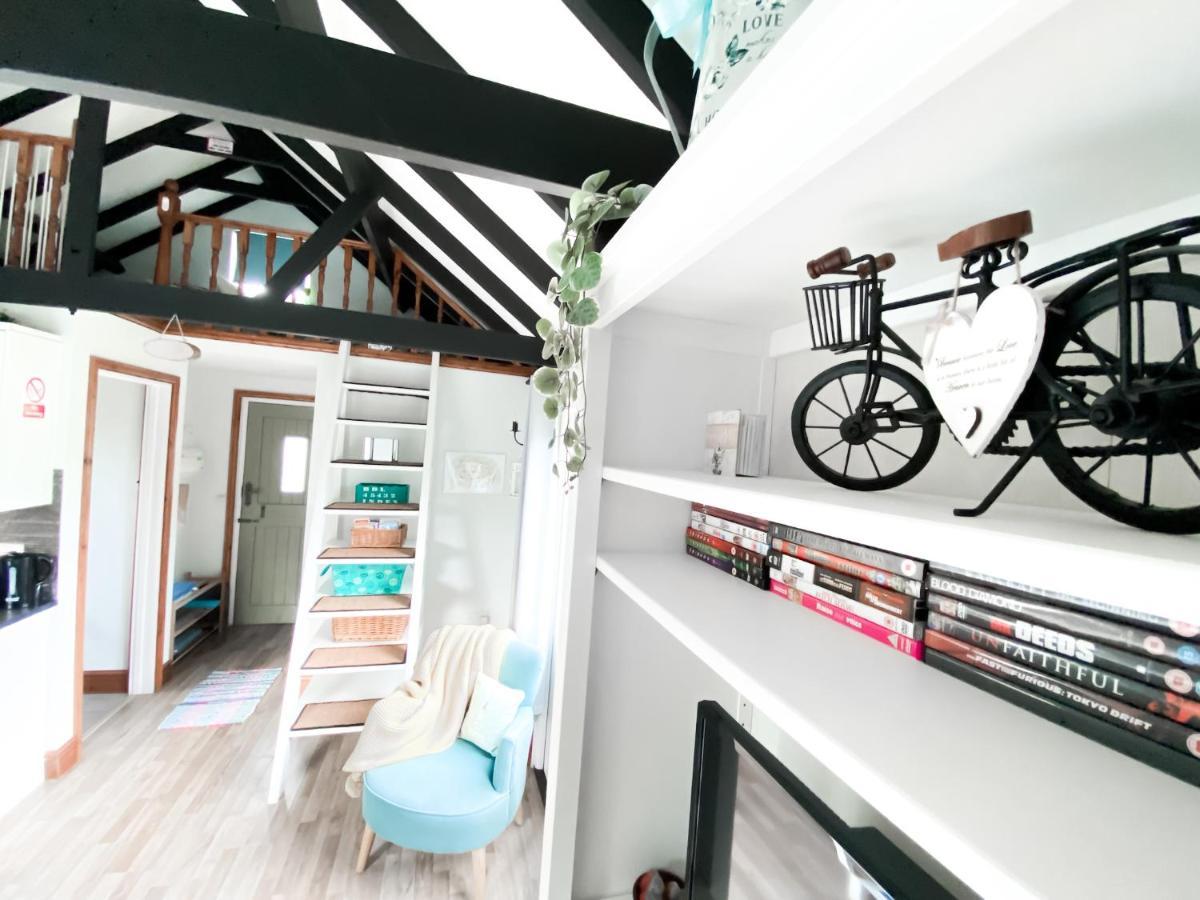 Saving Grace With Private Hot Tub Villa Bawdeswell Екстериор снимка