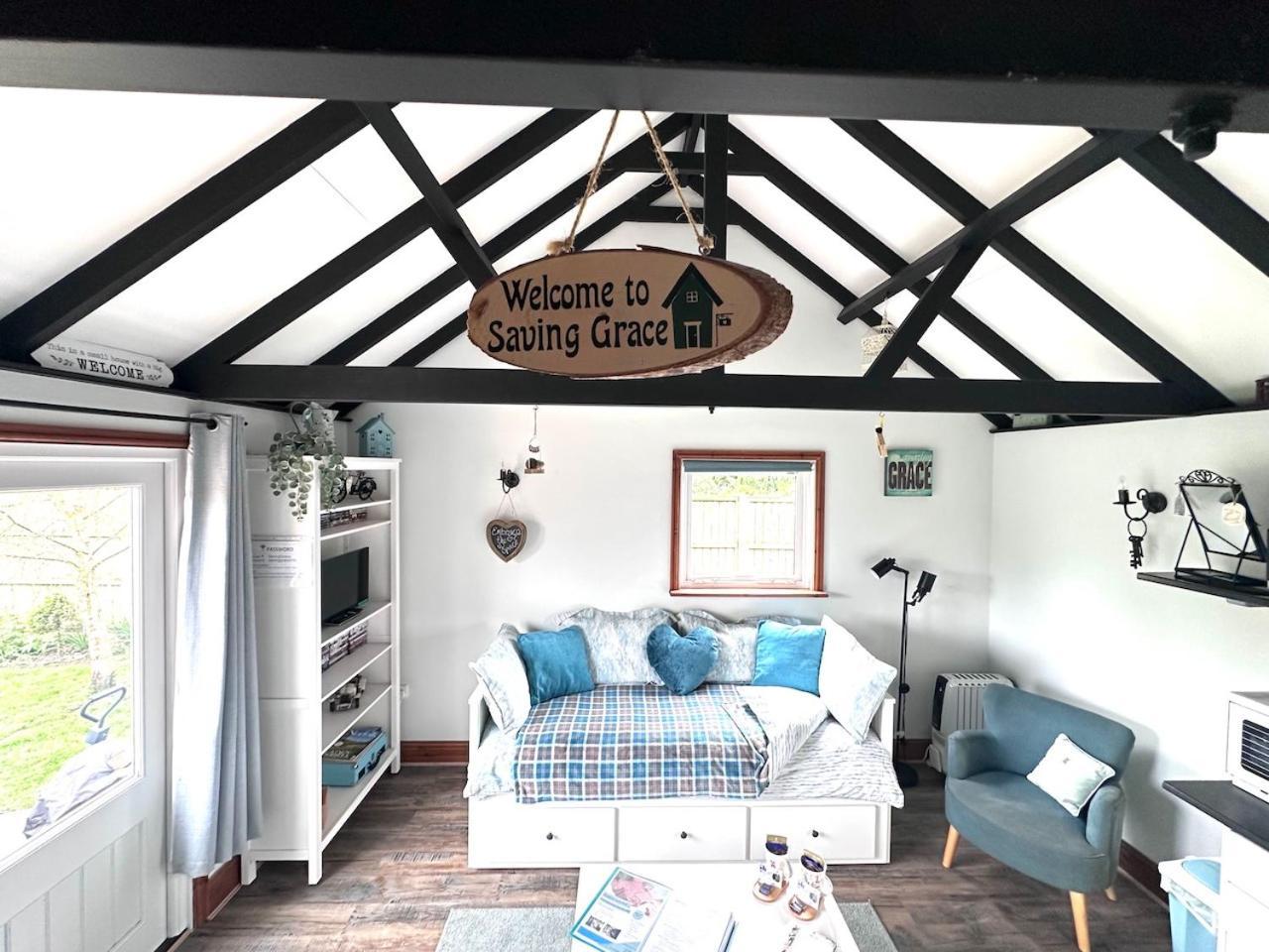 Saving Grace With Private Hot Tub Villa Bawdeswell Екстериор снимка