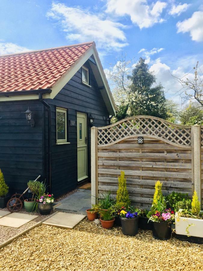 Saving Grace With Private Hot Tub Villa Bawdeswell Екстериор снимка